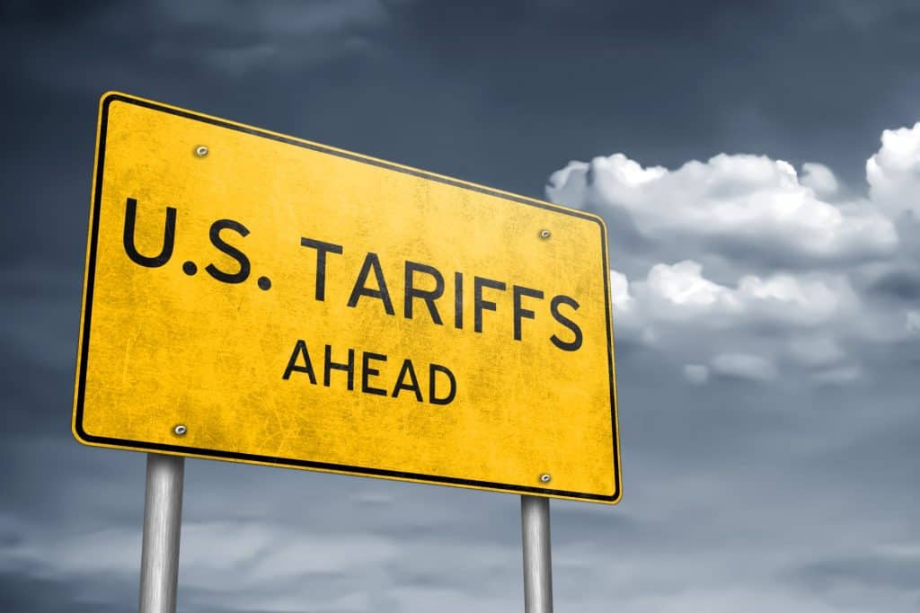 Sign that says U.S. Tariffs Ahead and how to obtain refunds